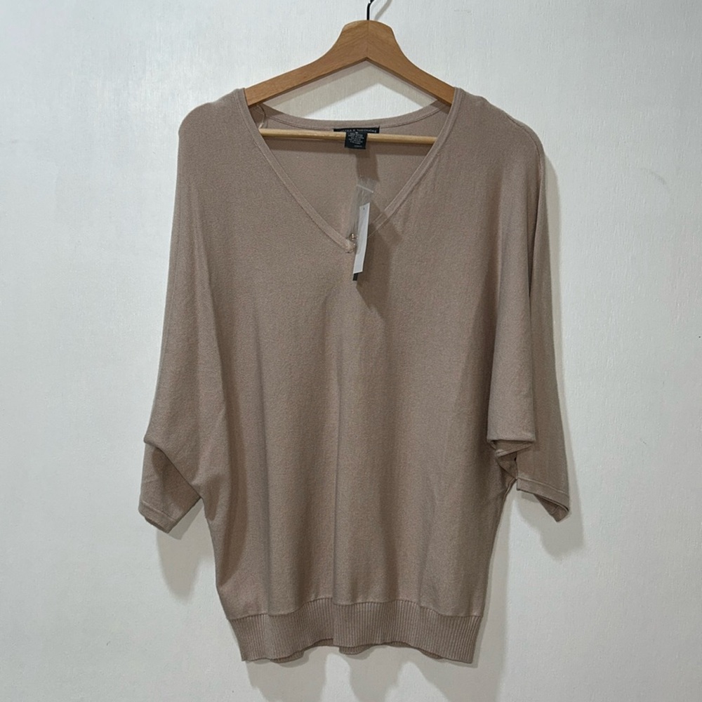 CHELSEA & THEODORE WOMENS PULLOVER BERMUDA SAND Sz MD NEW